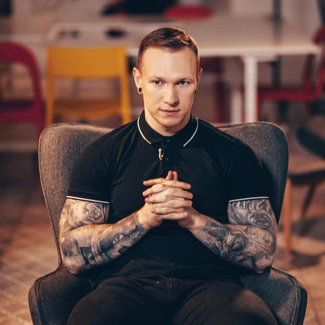 Скандальний "психолог" Спартак Суббота втік з України, - блогер